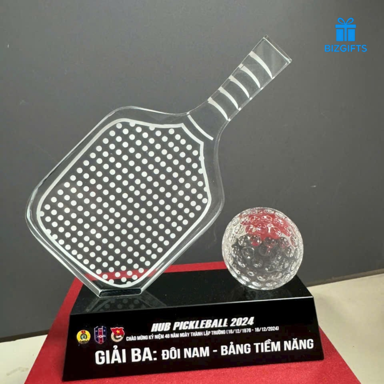 Lựa chọn cúp pha lê BizGifts bạn sẽ không phải thất vọng